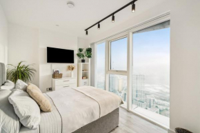 Modern Apartment, Scenic View, Fast Wi-Fi, Balcony